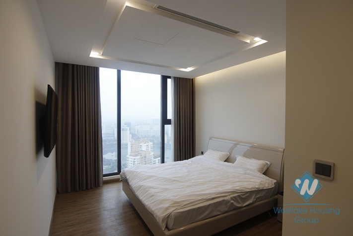 Nice three bedrooms apartment for rent in Vinhome Metropolis, Lieu Giai street, Ha Noi